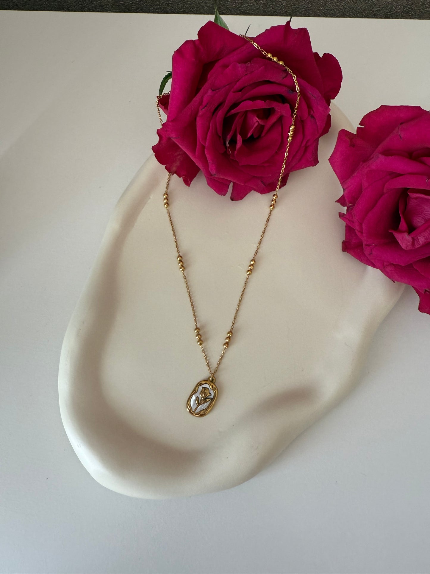 „Golden Rose“-Halskette